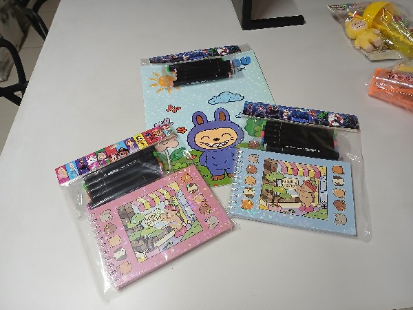 ES REP - LIVRO DE COLORIR KIT C/5 CANETINHAS