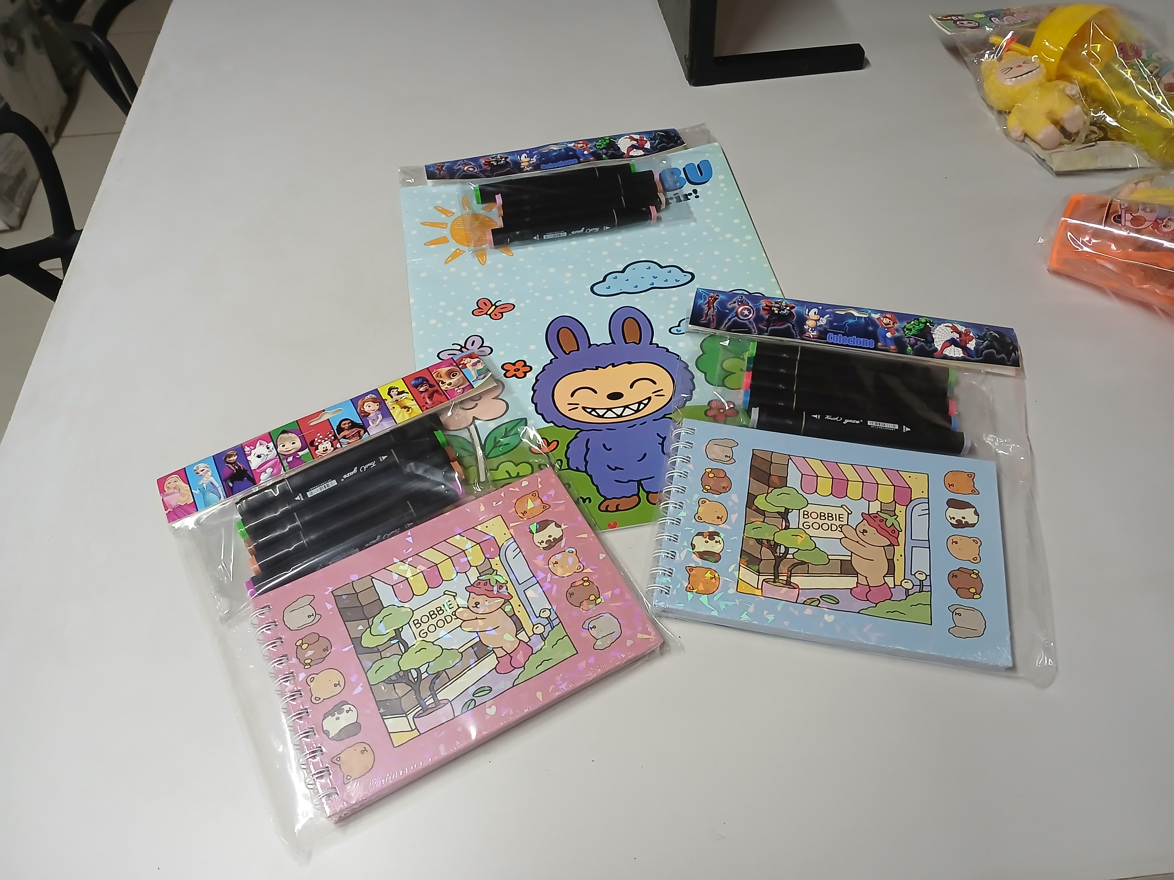 ES REP - LIVRO DE COLORIR KIT C/5 CANETINHAS